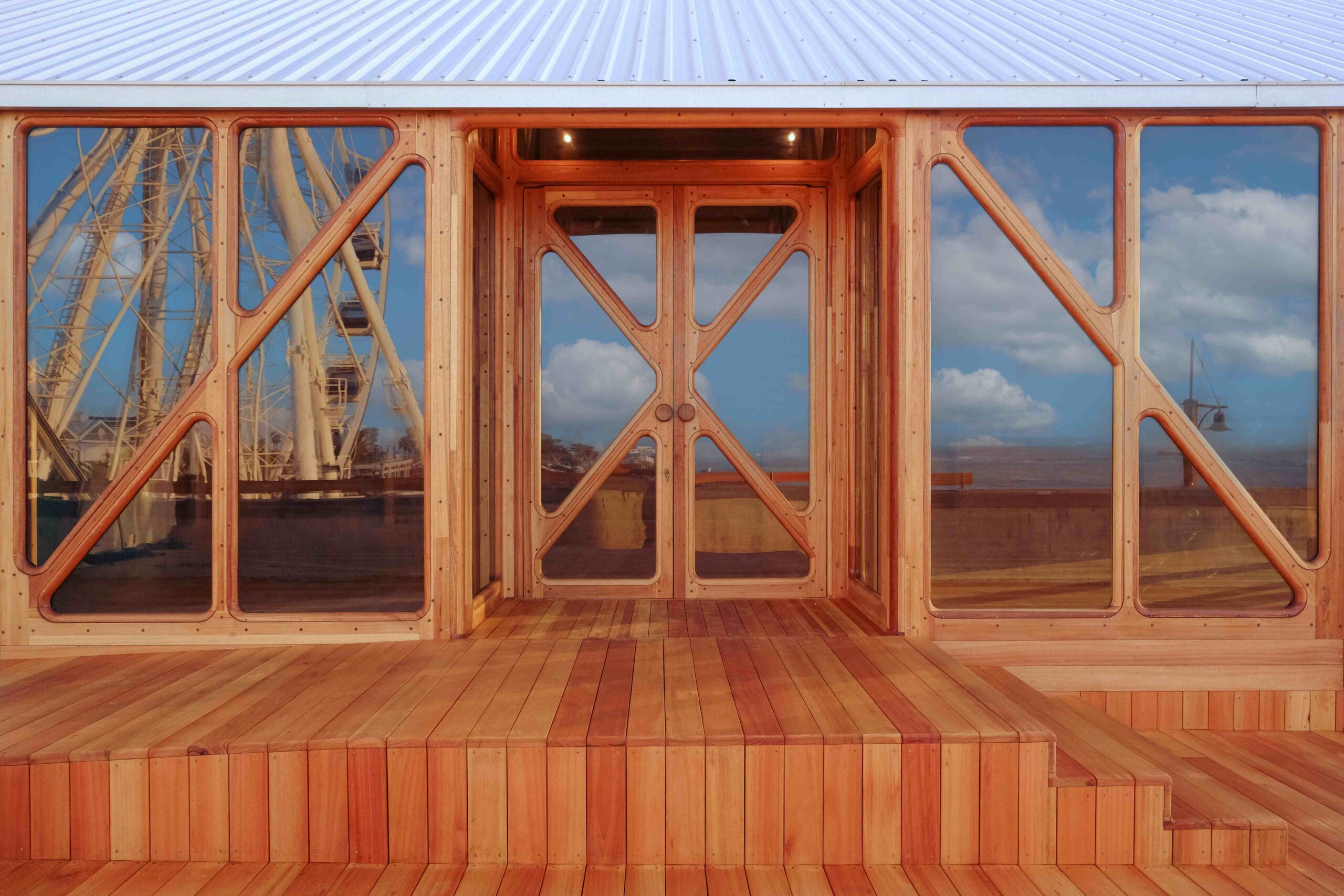  Buildings designed to be taken apart